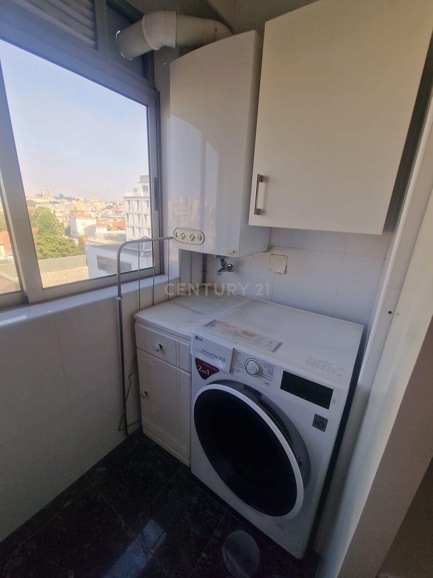 Fotografia 10 de Apartamento T1 Parque Itália-R. Júlio Dinis-Porto-Tot. equipado