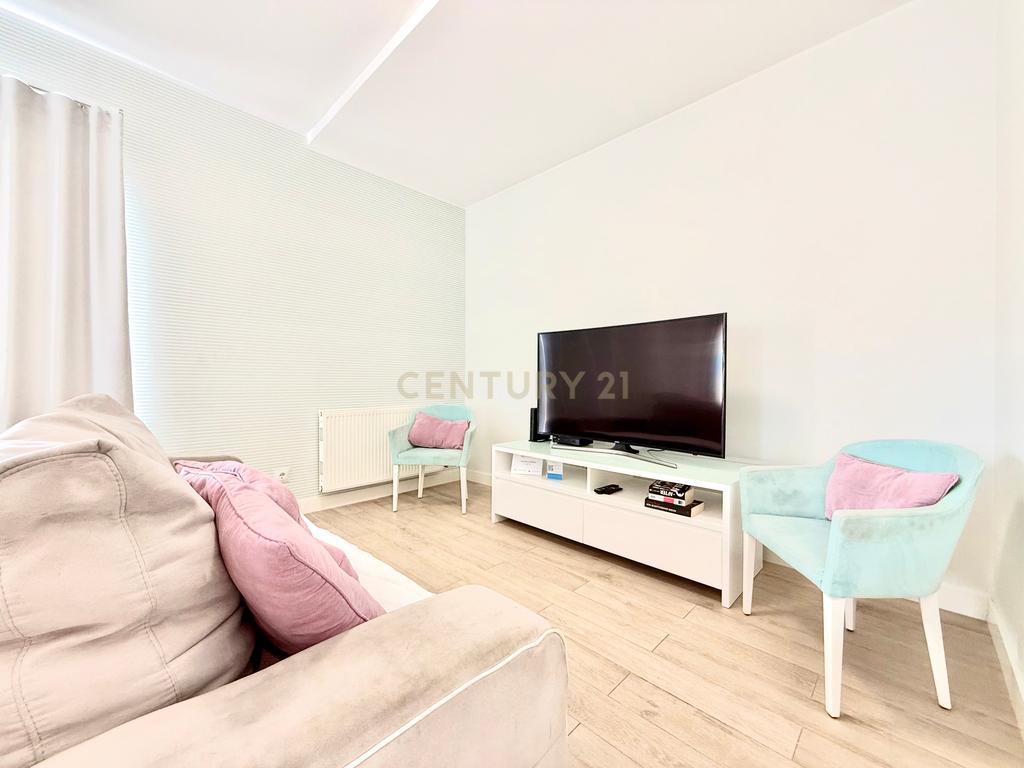 Apartamento T1, na 1a linha sobre a Marina de Albufeira, com garagem e piscina. - Image 9