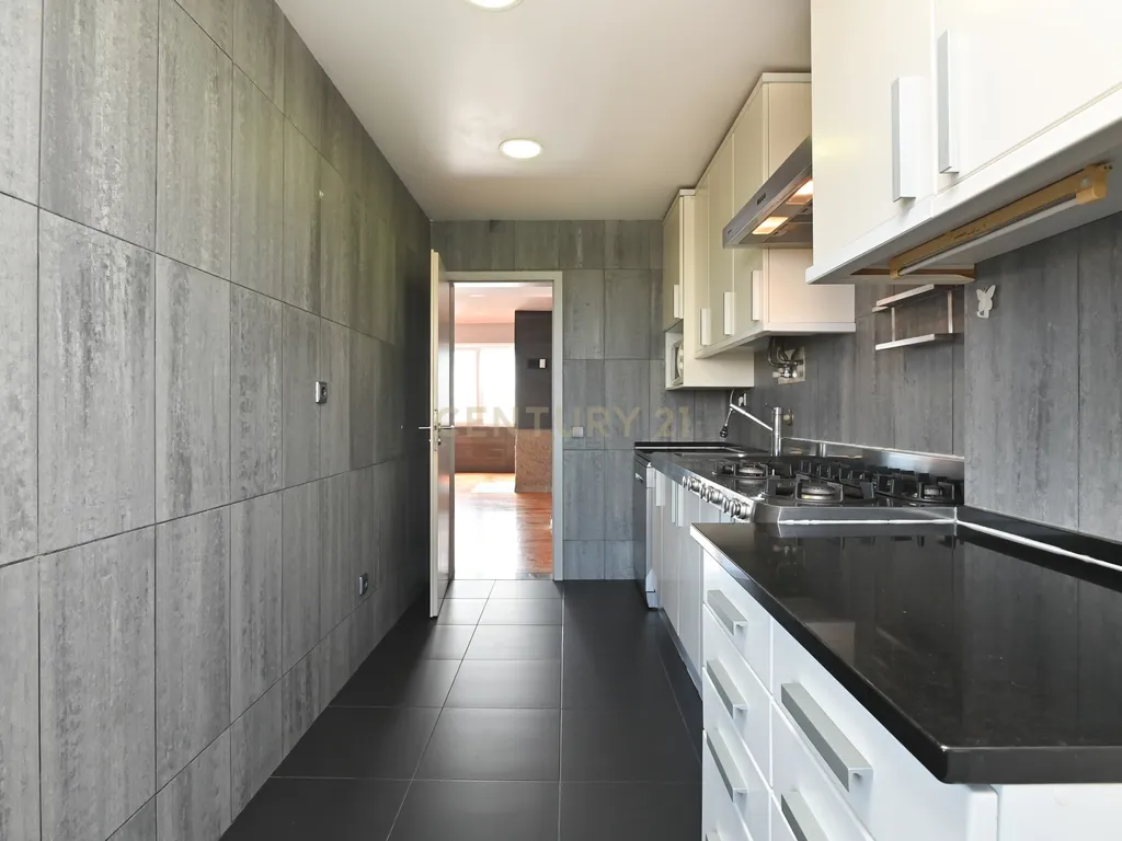T2 - Carcavelos (Cascais) - Totalmente remodelado e equipado - Image 18