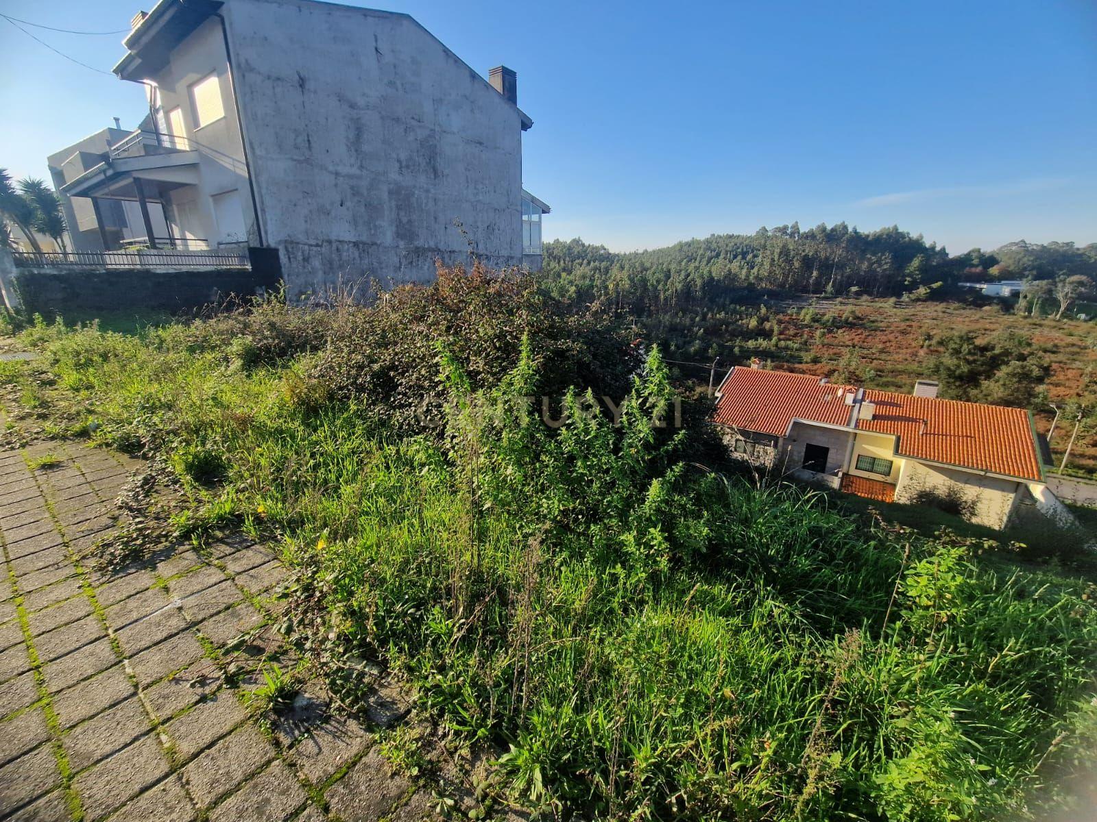 Terreno para construção de moradia de 3 frentes - Image 2