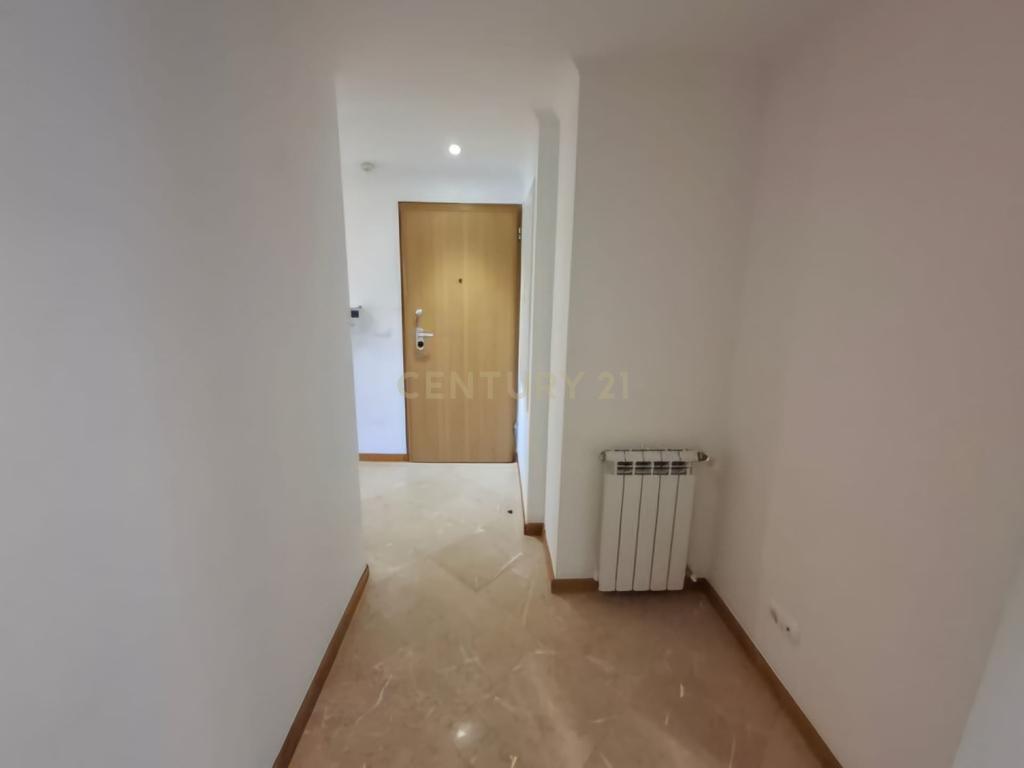 Imóvel T3 espaçoso nas Picoas, com 3 WC, 2 estacionamentos - Image 28