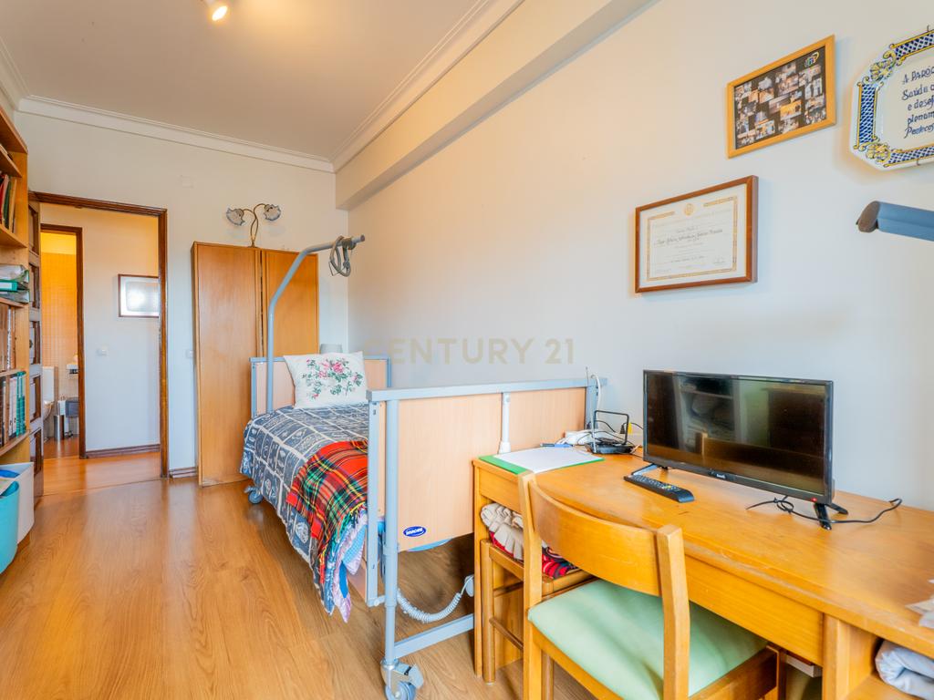 Apartamento T5 Remodelado no Lumiar – 152m² | Praceta Rua Alexandre Ferreira - Image 20