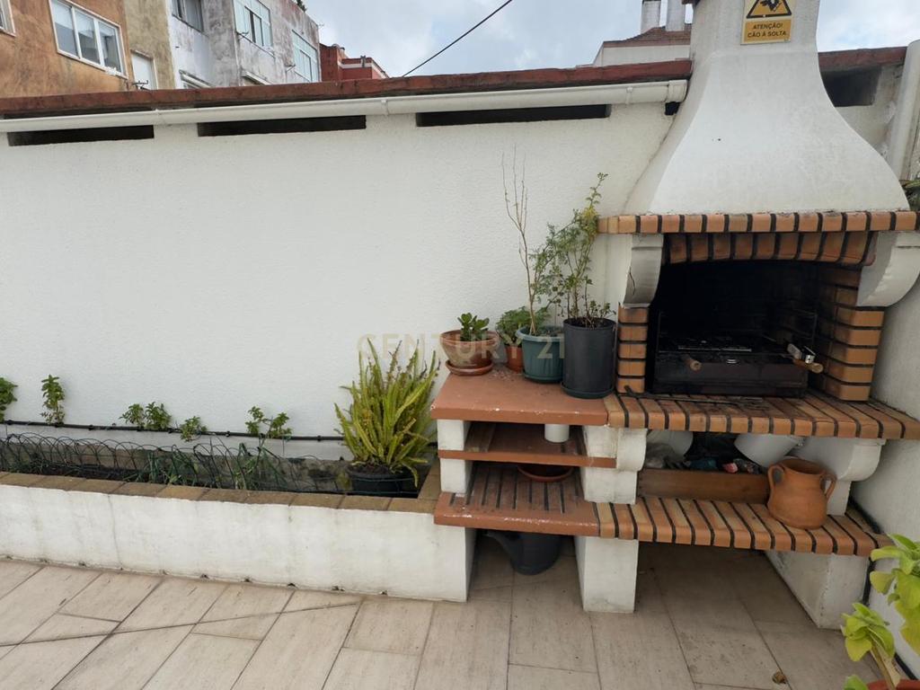 T3 Amadora com excelente Terraço e Parqueamento - Image 25
