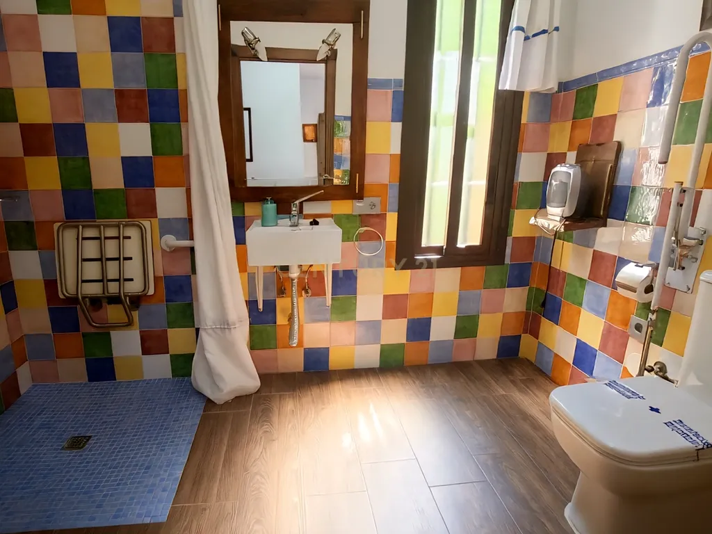 Exclusiva Propriedade Boutique com 3 Apartamentos Independentes, Piscina e Jardim Privado perto de Ronda – Elevada Rentabilidade Turística - Image 5