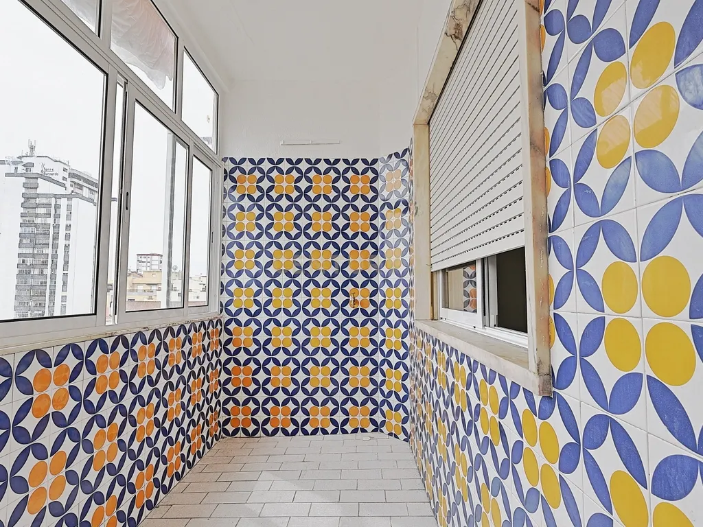 T2 Remodelado com Elevador | 86 m² | Aranguês – Setúbal - Image 12