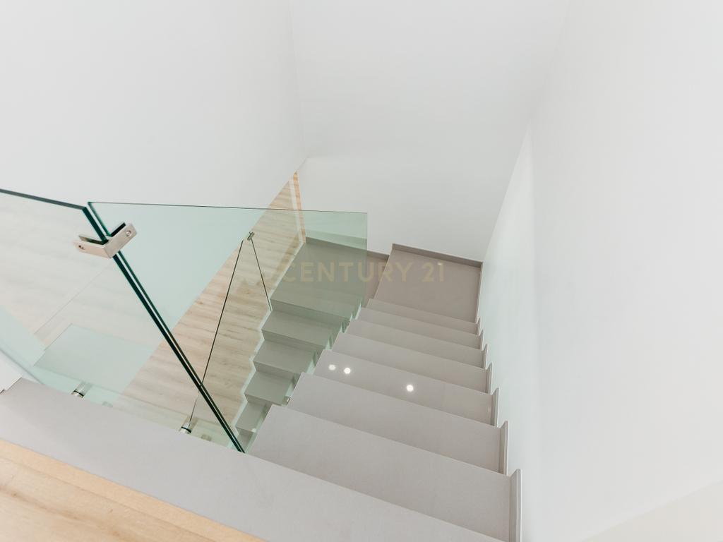 Apartamento T5 Duplex Único com 229 m² — Novo, Sofisticado e com Vista Panorâmica - Image 22