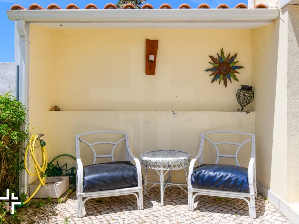 Moradia T2 com Jardim e Alpendres Exclusivos | São Pedro do Estoril - Image 3