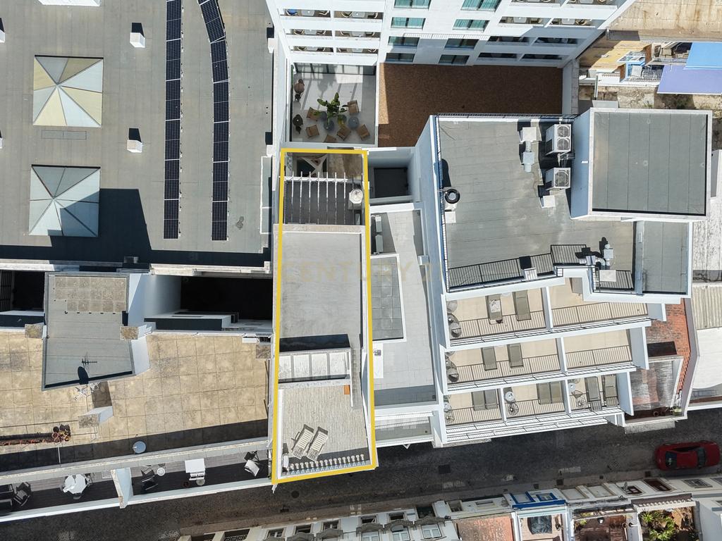 Apartamento T3 Duplex no coração da Baixa de Olhão - Image 36