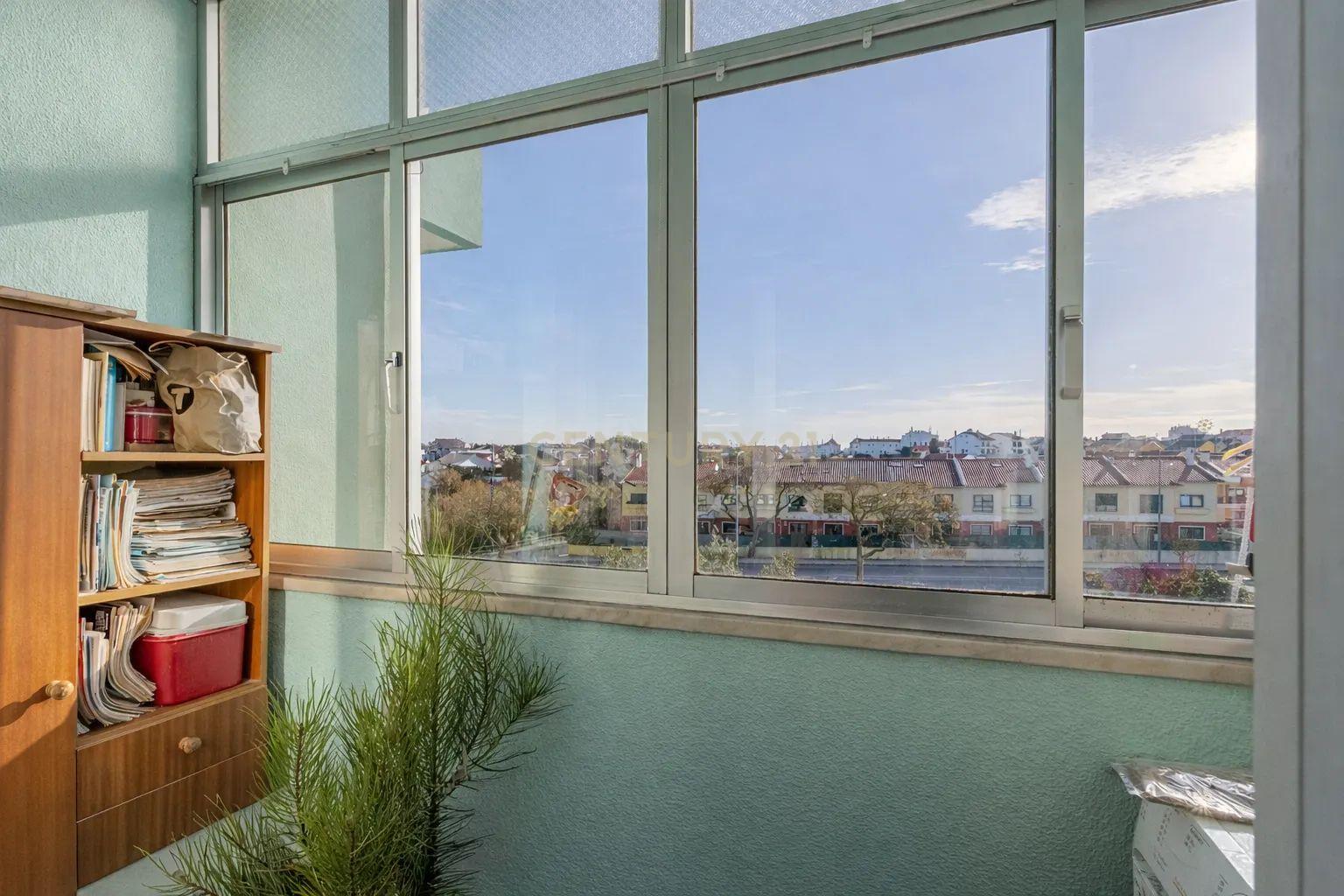 Fotografia 10 de Apartamento T3 com garagem Box em Algueirão Mem Martins