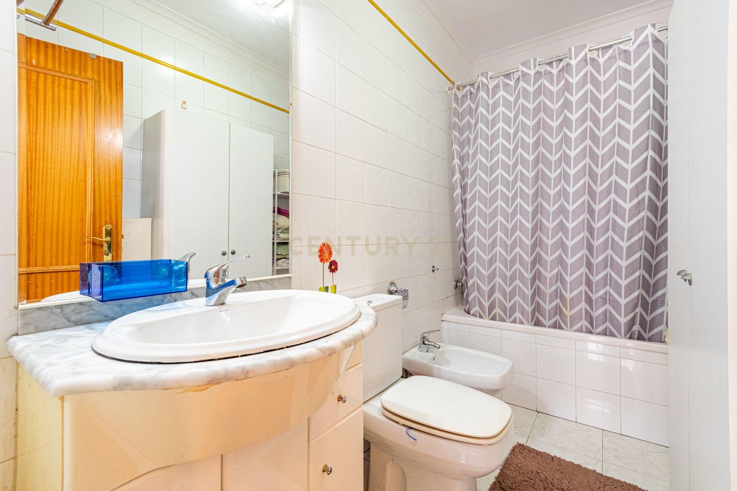 Fotografia 7 de Exclusivo T3+2 Duplex na Urbanização da Cavaleira | 205 m² de Área Total | Parqueamento