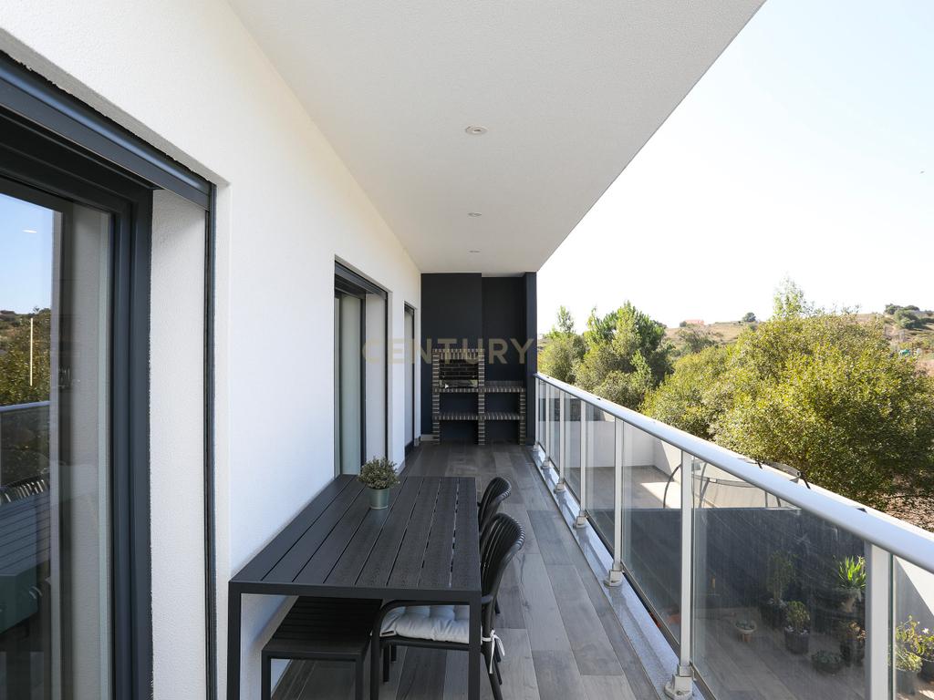 Apartamento T3 Jardins da Anta, Condomínio privado com piscina - Image 8