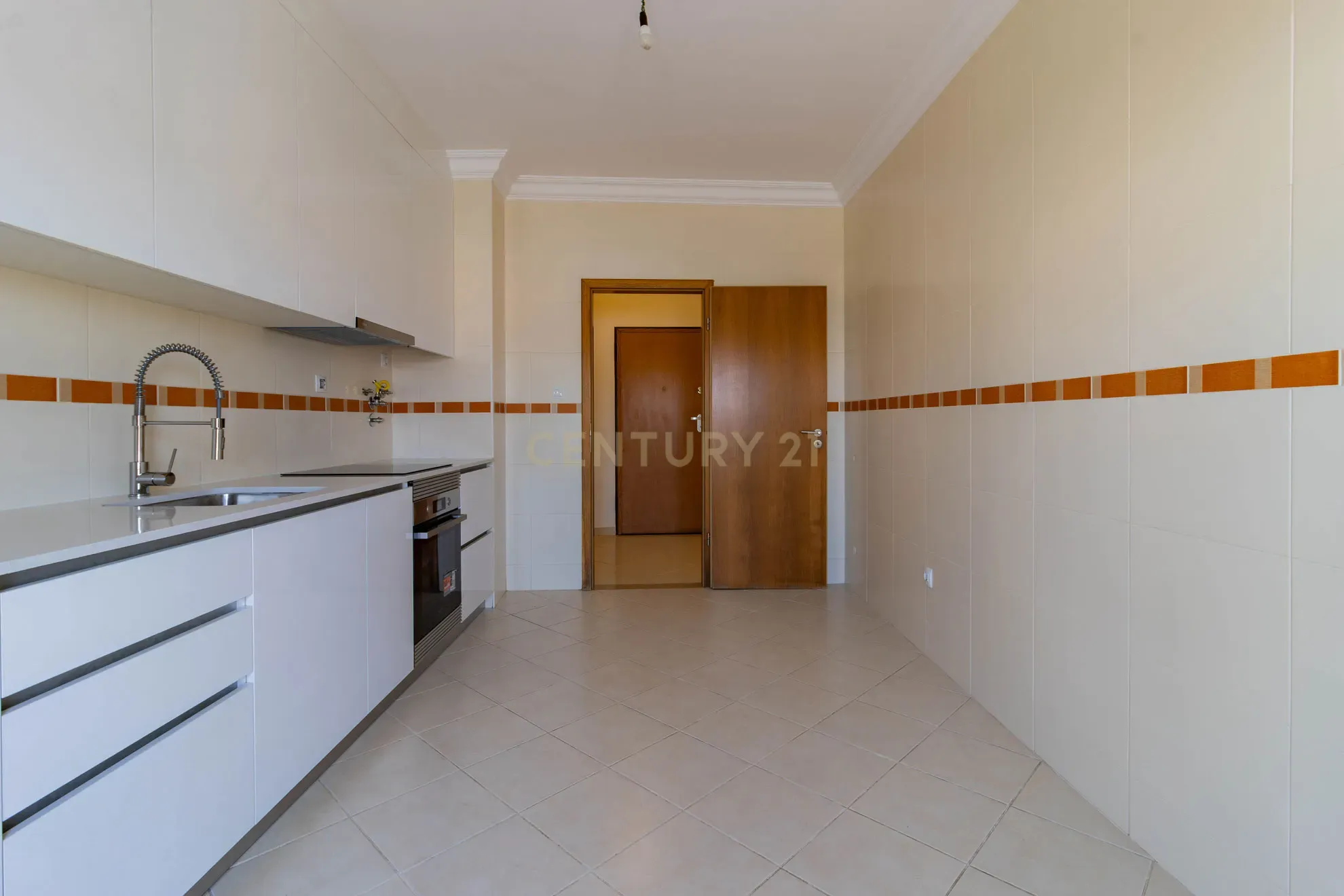 Fotografia 9 de Excelente Apartamento T2 com 2 WC e Garagem