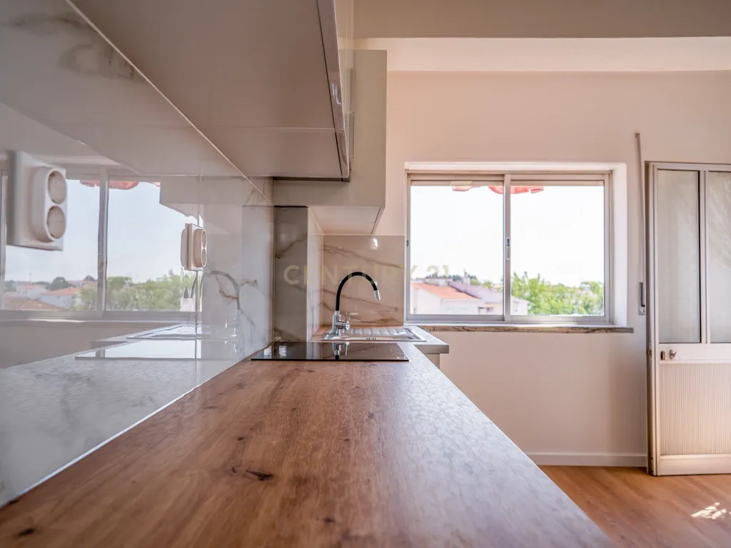 Apartamento T3 | Renovado | Caldas da Rainha - Image 2