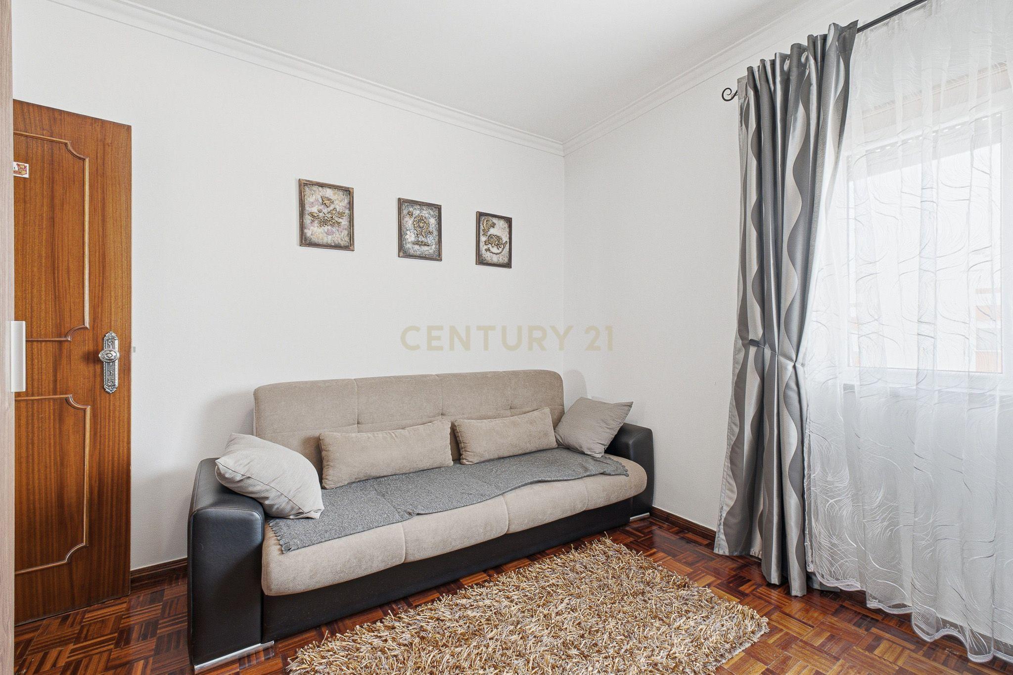Fotografia 9 de Apartamento T3 com Enorme Potencial de Remodelação na Moita