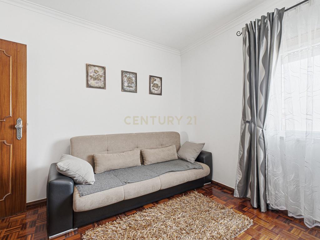 Apartamento T3 com Enorme Potencial de Remodelação na Moita - Image 9