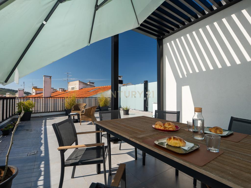 Apartamento T3+1 duplex, com terraço e estacionamento, no centro da cidade de Torres Vedras - Image 56