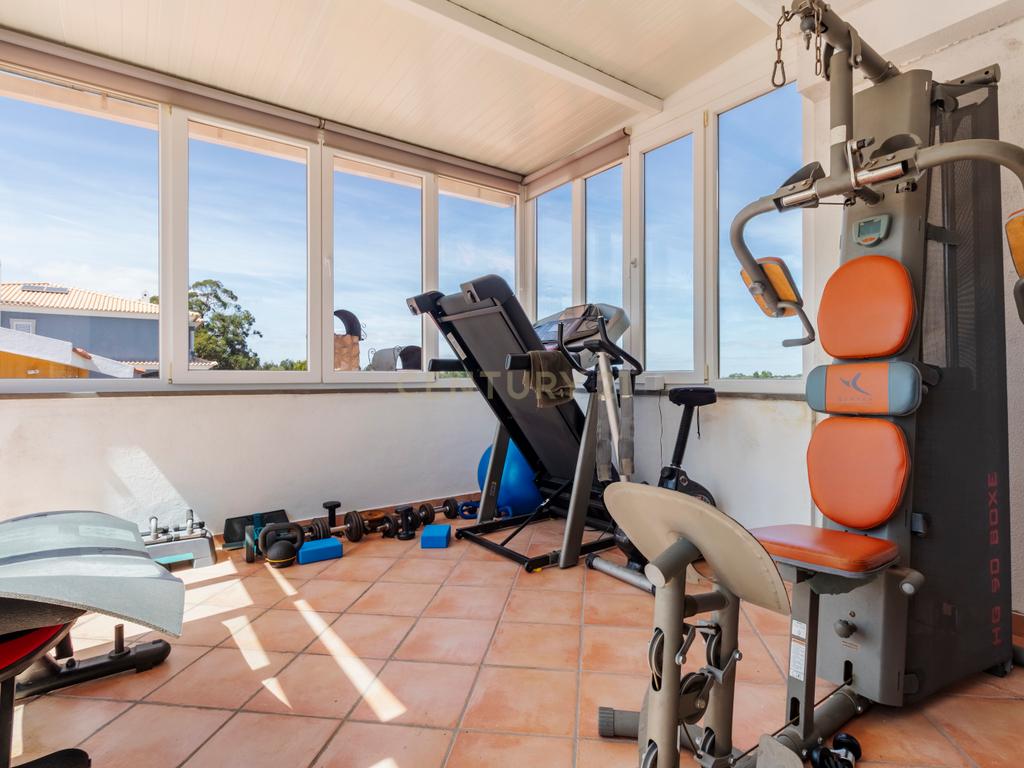 Moradia T4 como nova com piscina na Marisol em Lote de 500m² - Image 80