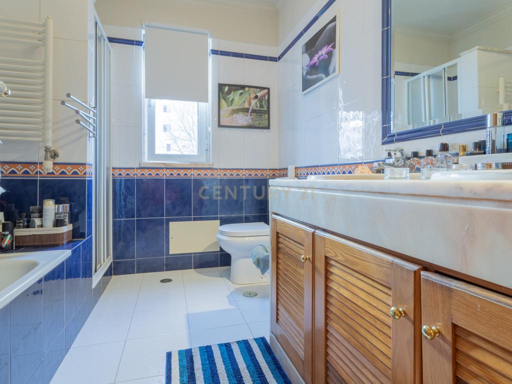 Apartamento T2 na Quinta do Anjo, Setúbal,  com Estacionamento e Piscina Comum - Image 15
