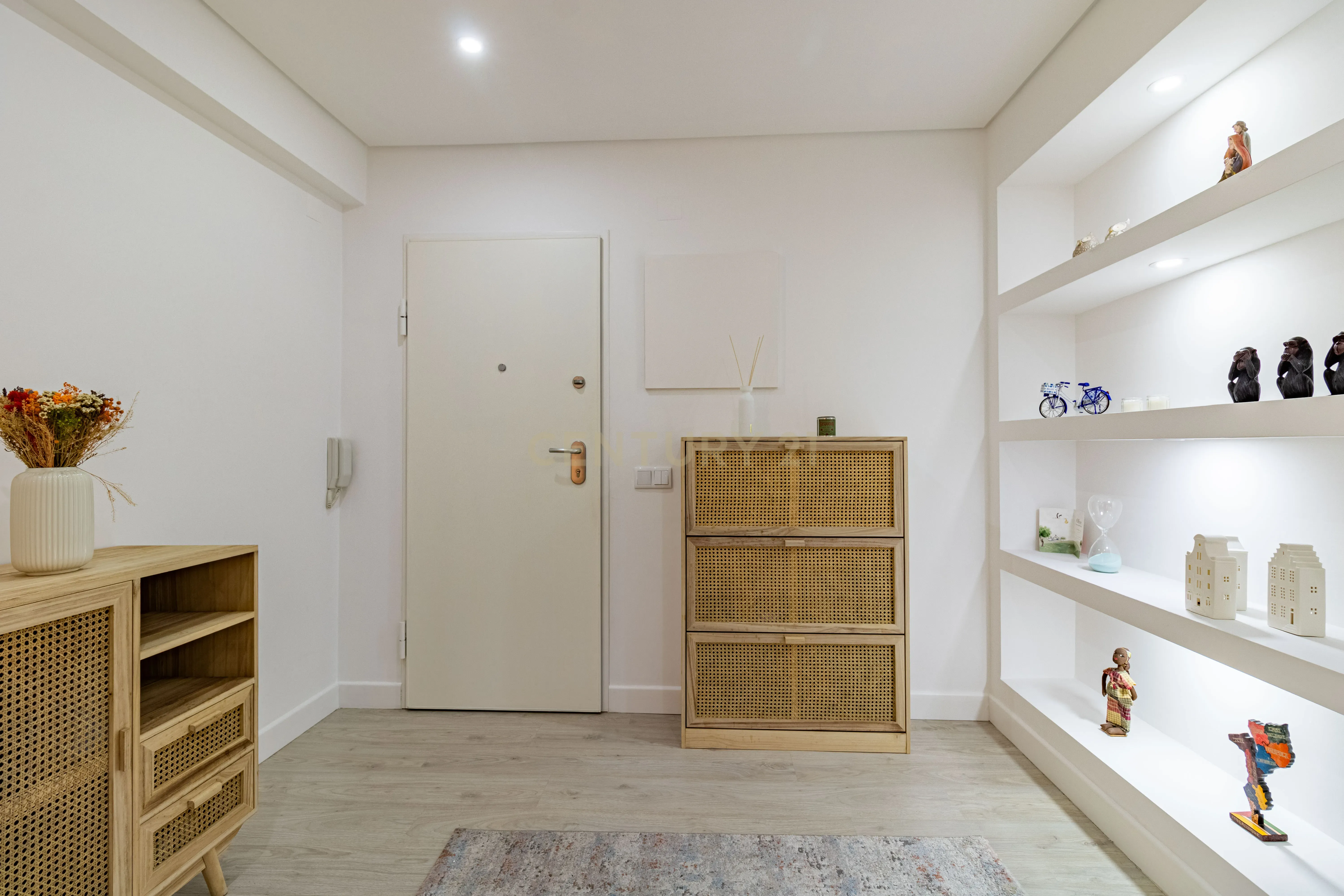 Apartamento T2 Renovado para arrendar - Moinhos da Funcheira - Amadora - Image 1