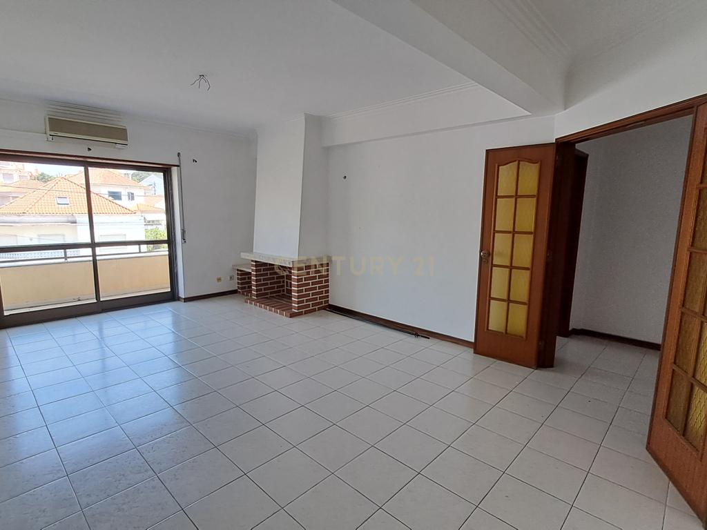 Apartamento T3 Centro da Venda do Pinheiro - Mafra - Image 3