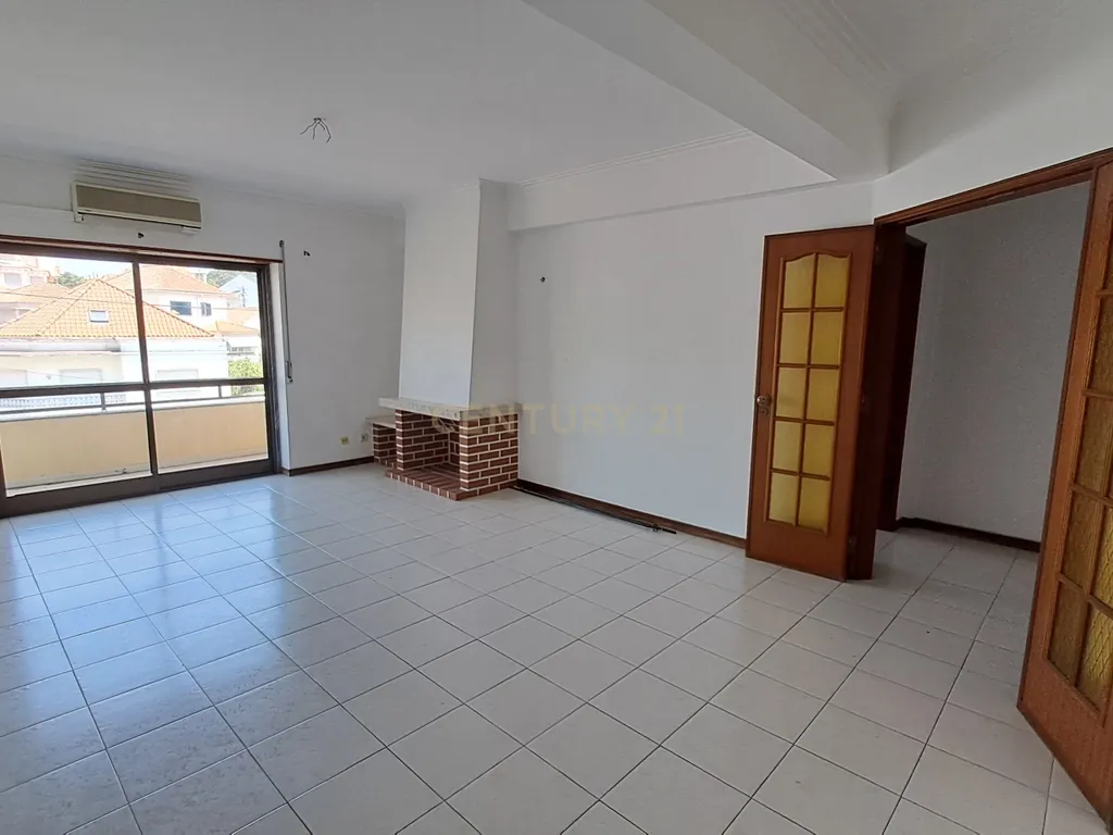 Apartamento T3 Centro da Venda do Pinheiro - Mafra - Image 3