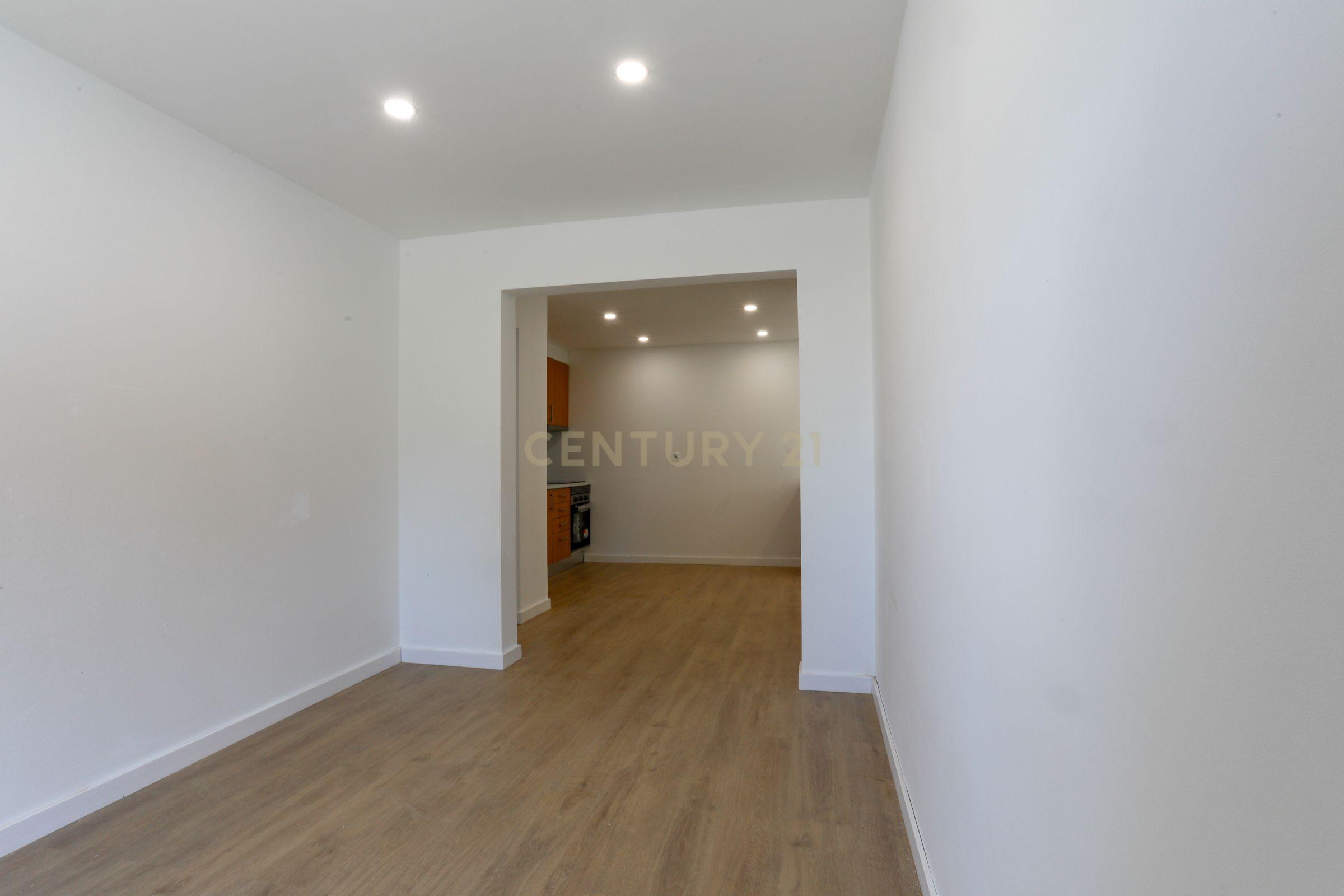 Fotografia 7 de Apartamento T2 com arrecadação em Peniche
