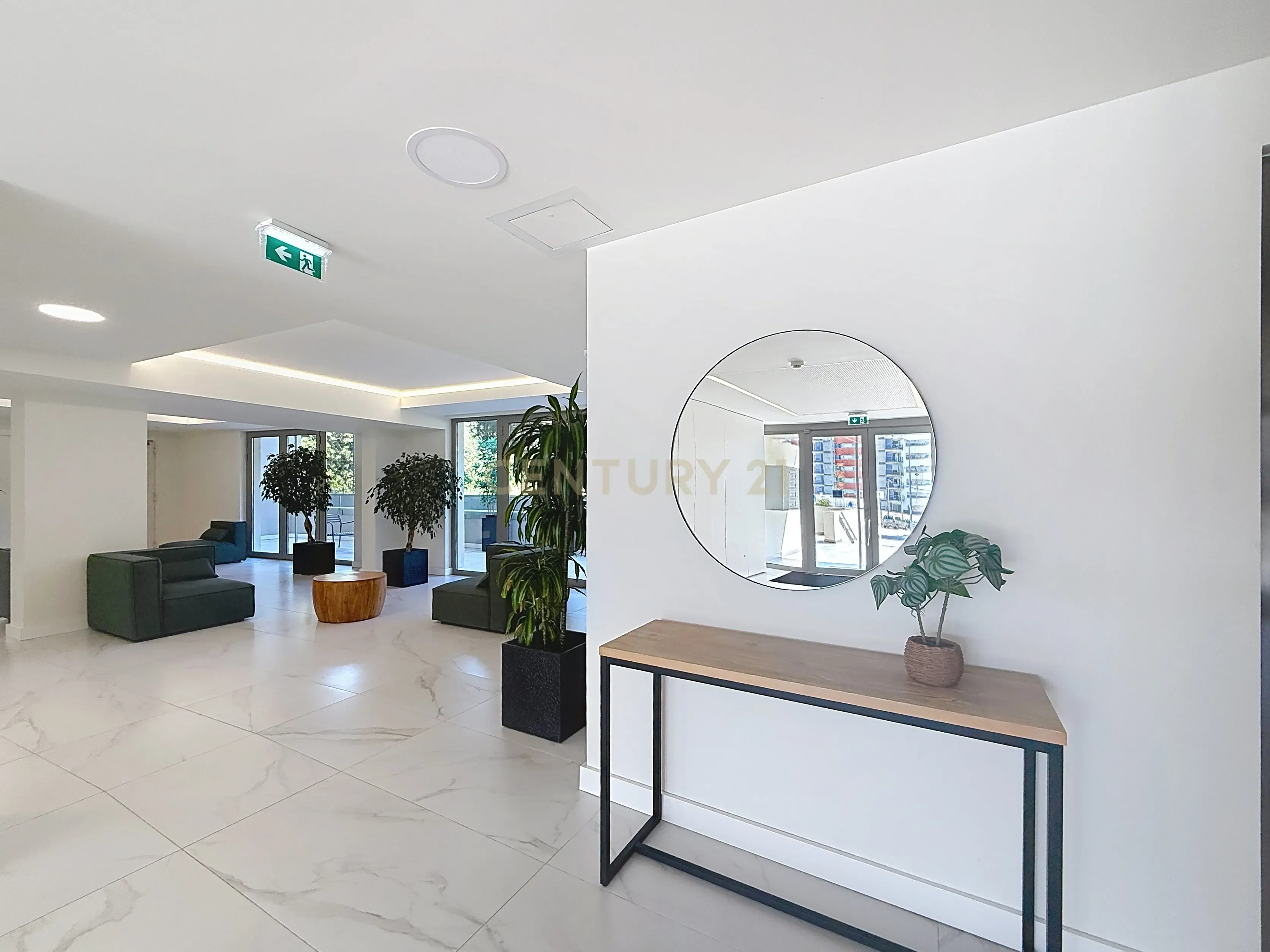 Apartamento T2 com Vista Rio, Semi-Novo, Empreendimento Seixal Baia / Vende-se com o mobiliário - Image 23