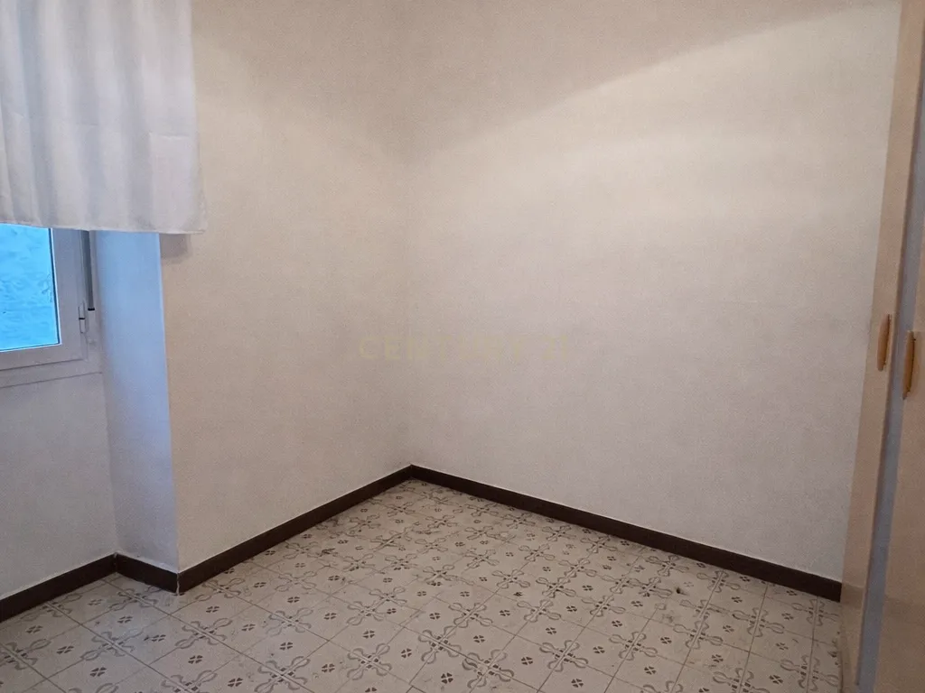 Edifício exclusivo com grande potencial numa das melhores zonas de Trujillo - Image 34