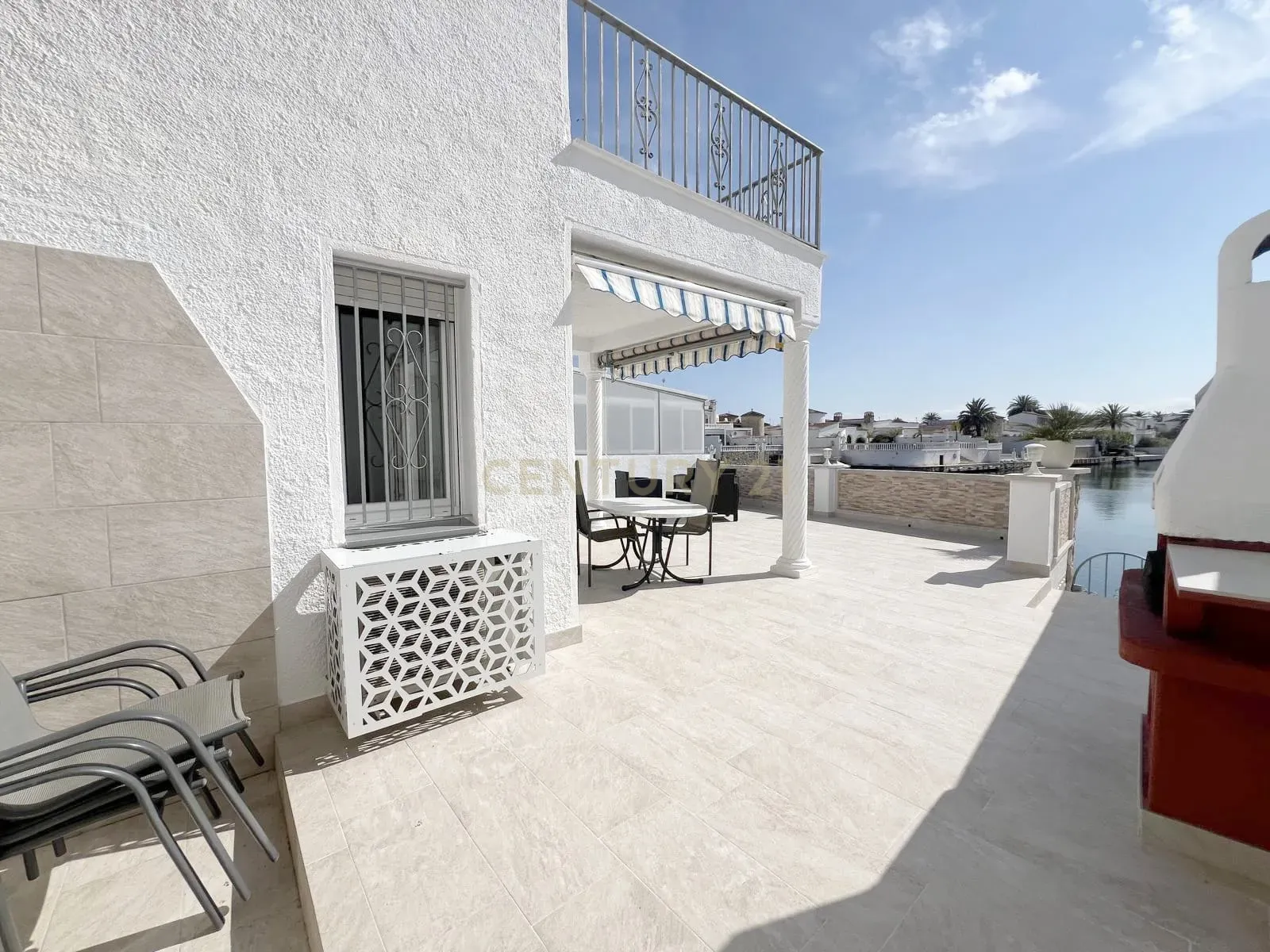 Luxuosa Moradia com Vista Panorâmica em Girona, Cataluña - Image 7