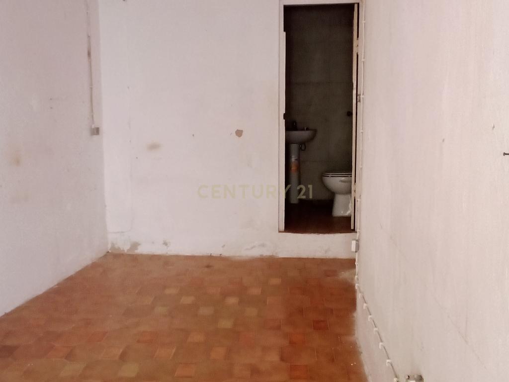 Prédio tradicional com 3 pisos junto Zona Ribeirinha de Alcácer do Sal - Image 5