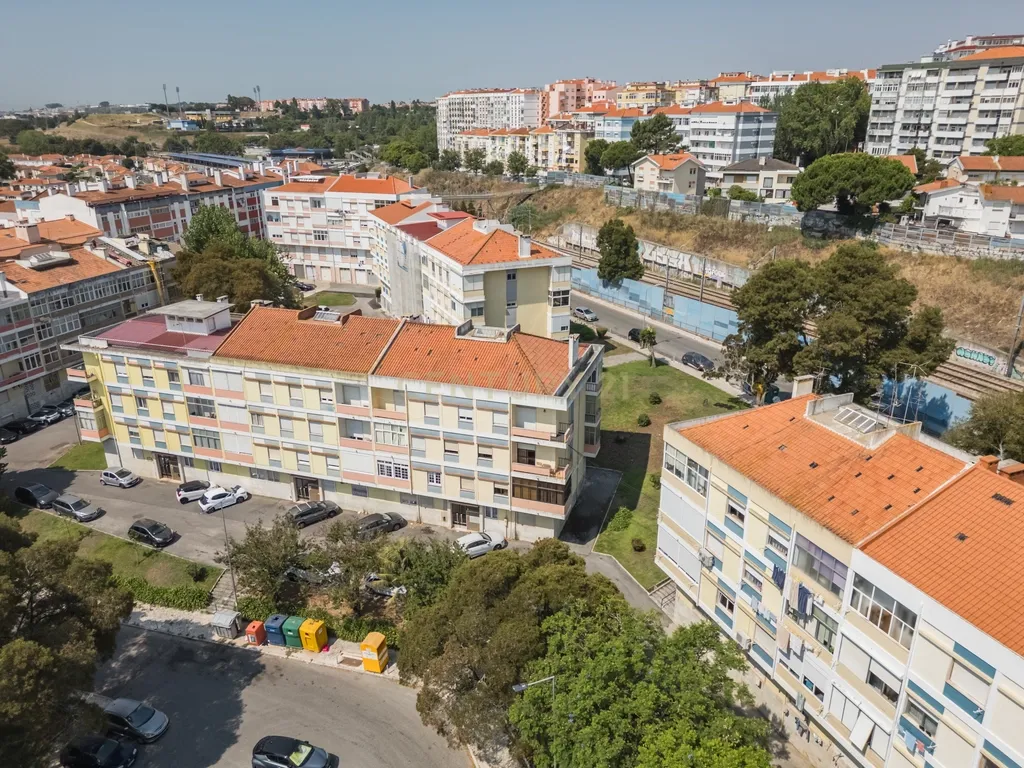 Apartamento T3 92 m² | Arrecadação - Queluz - Image 29