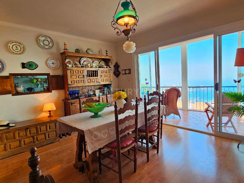 Cobertura com terraço, jardim e piscina privada com vista para o mar em Llançà - Image 43