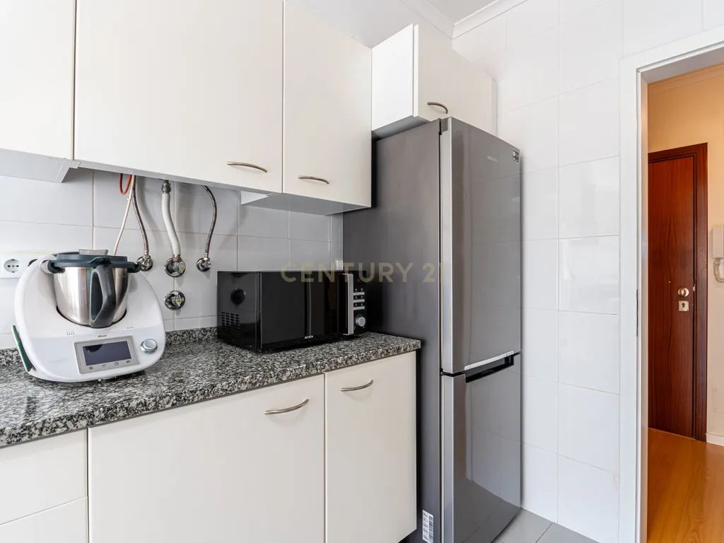 Apartamento T3 Remodelado na Horta dos Vimes - Viva com Conforto e Qualidade em Alenquer. - Image 19