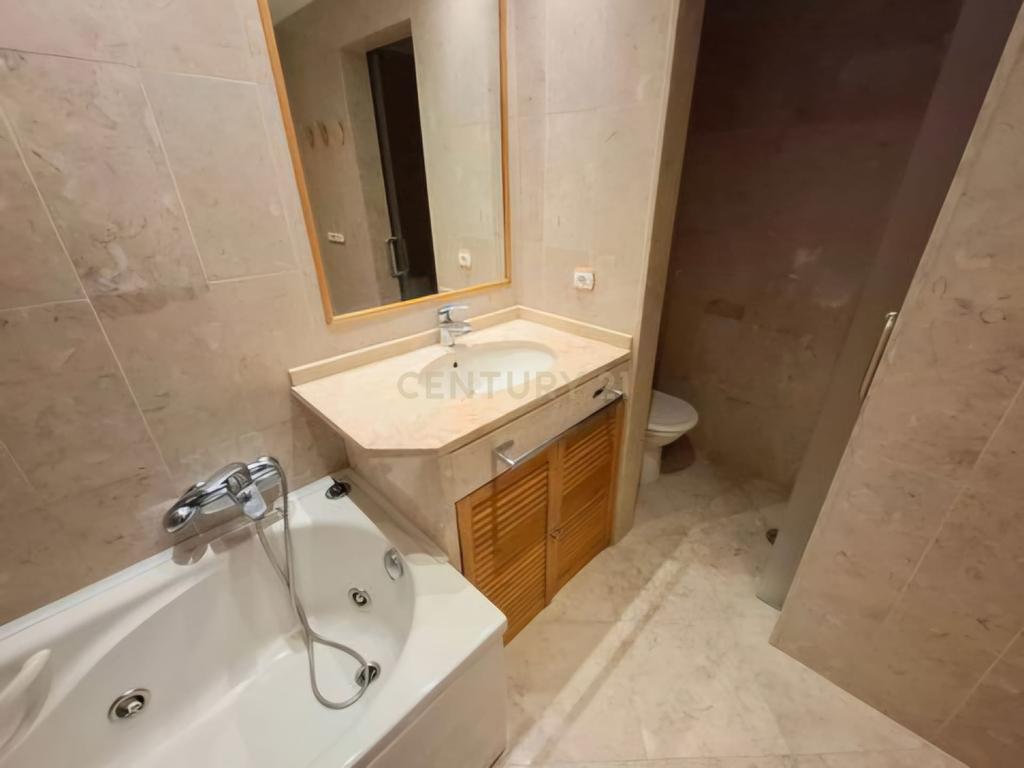 Imóvel T3 espaçoso nas Picoas, com 3 WC, 2 estacionamentos - Image 18