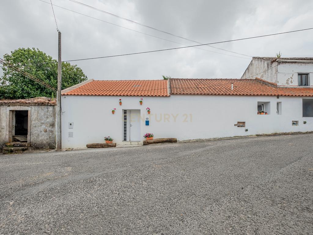 Moradia T3 com Entrada Independente para T1 – À Venda em Freiria, Sobral de Monte Agraço - Image 32