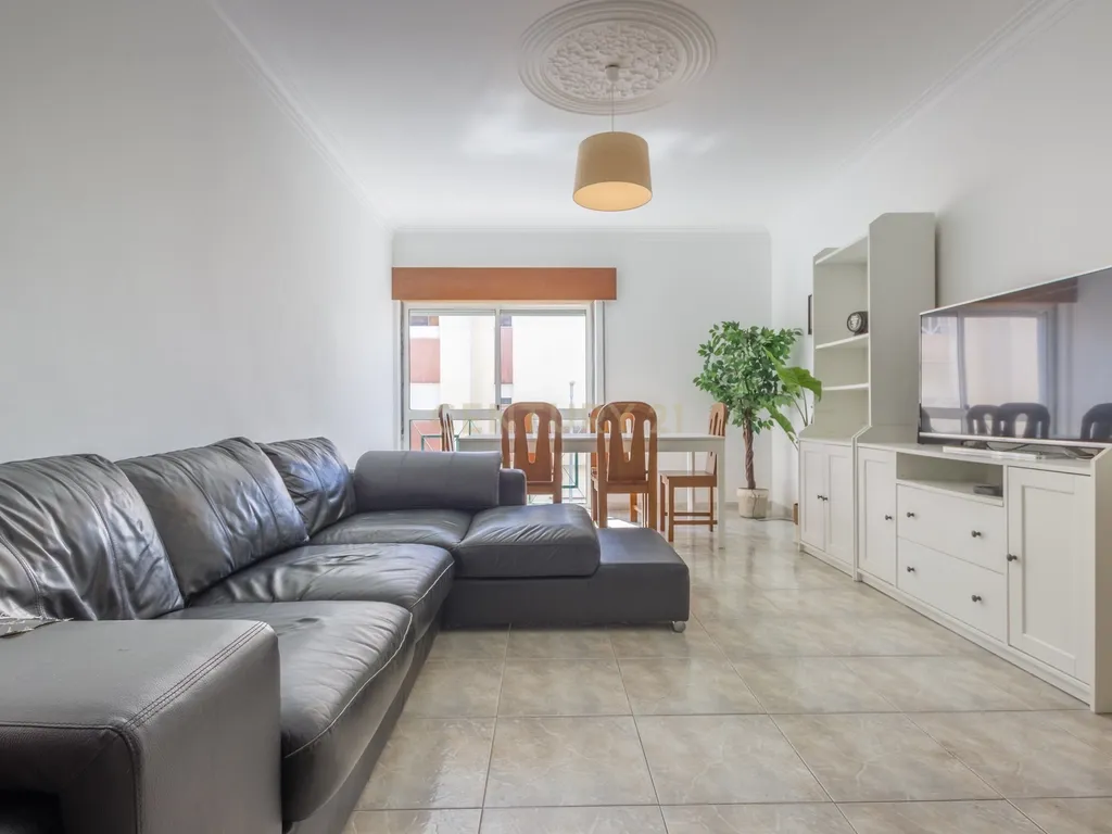 Apartamento T2, localizado na Quinta do Conde - Image 15