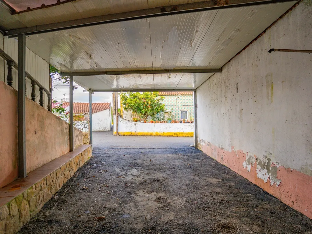 Oportunidade | Moradia T3 com Potencial e Espaços Generosos – Dagorda, Vermelha (Cadaval) - Image 45