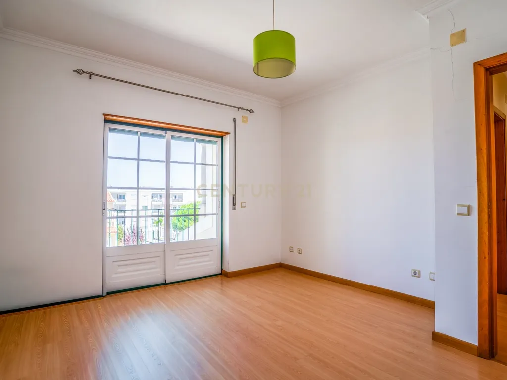 Moradia T4 na Urbanização Quinta do Pinheiro Manso – Caldas da Rainha - Image 17
