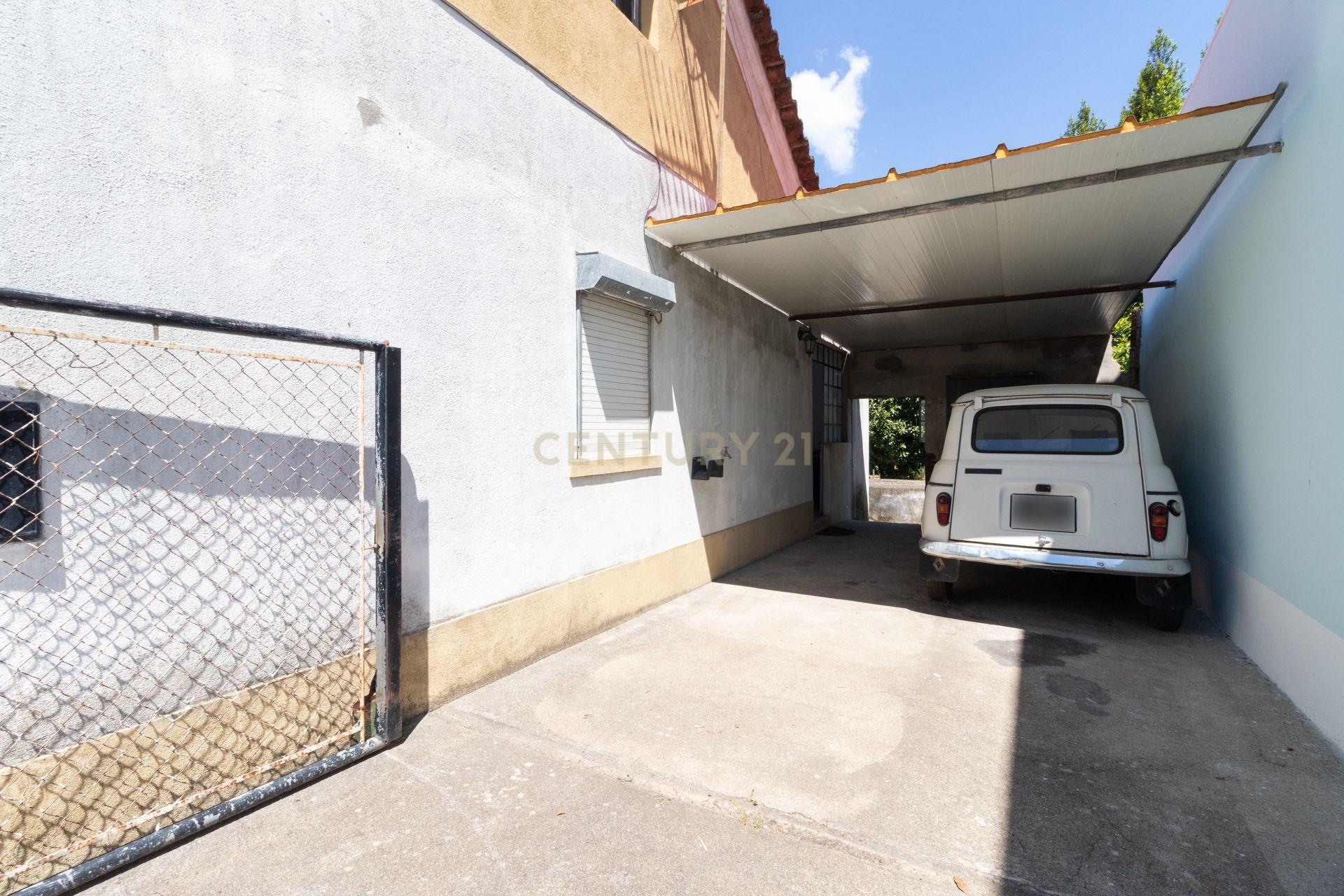 Moradia T3 com Jardim e Garagem em Santarém, Abrantes - Em Sistema de propostas Múltiplas - Image 44