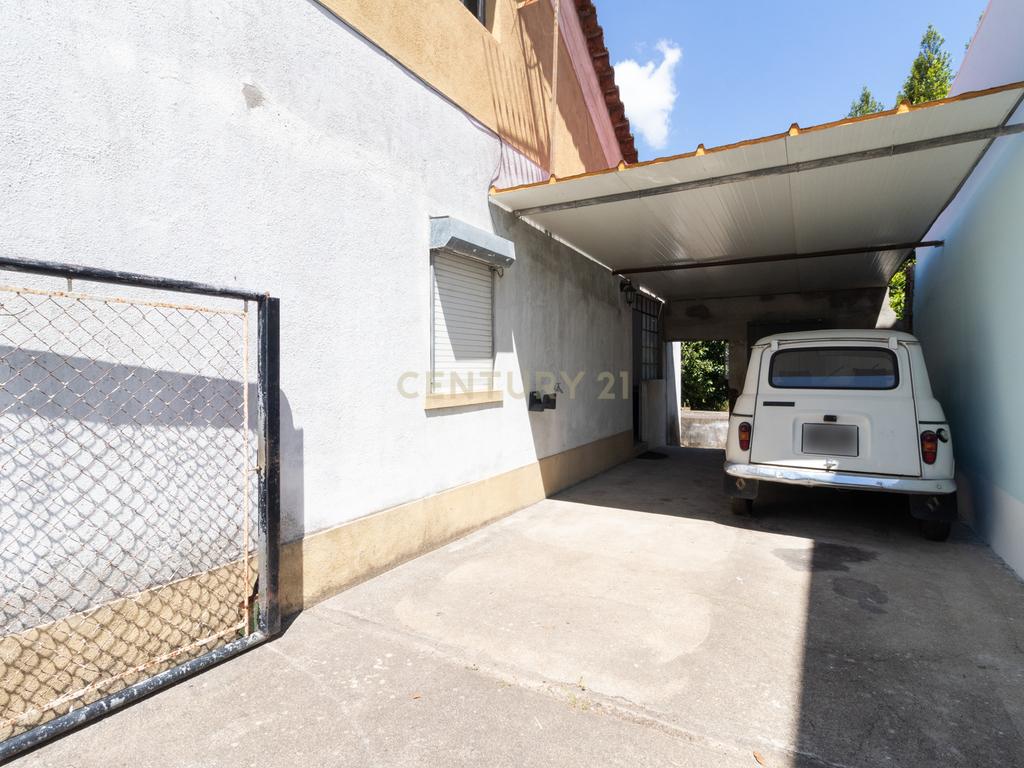 Moradia T3 com Jardim e Garagem em Santarém, Abrantes - Image 44