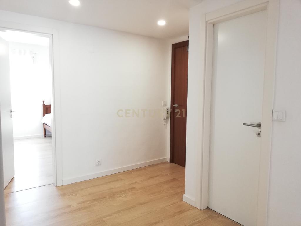 Apartamento T2 em Paço de Arcos para arrendar - Reservado - Image 8