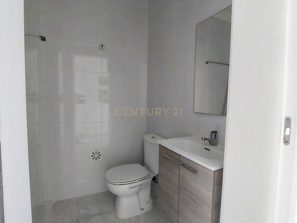 Apartamento T2 na Venteira, Amadora - Image 12