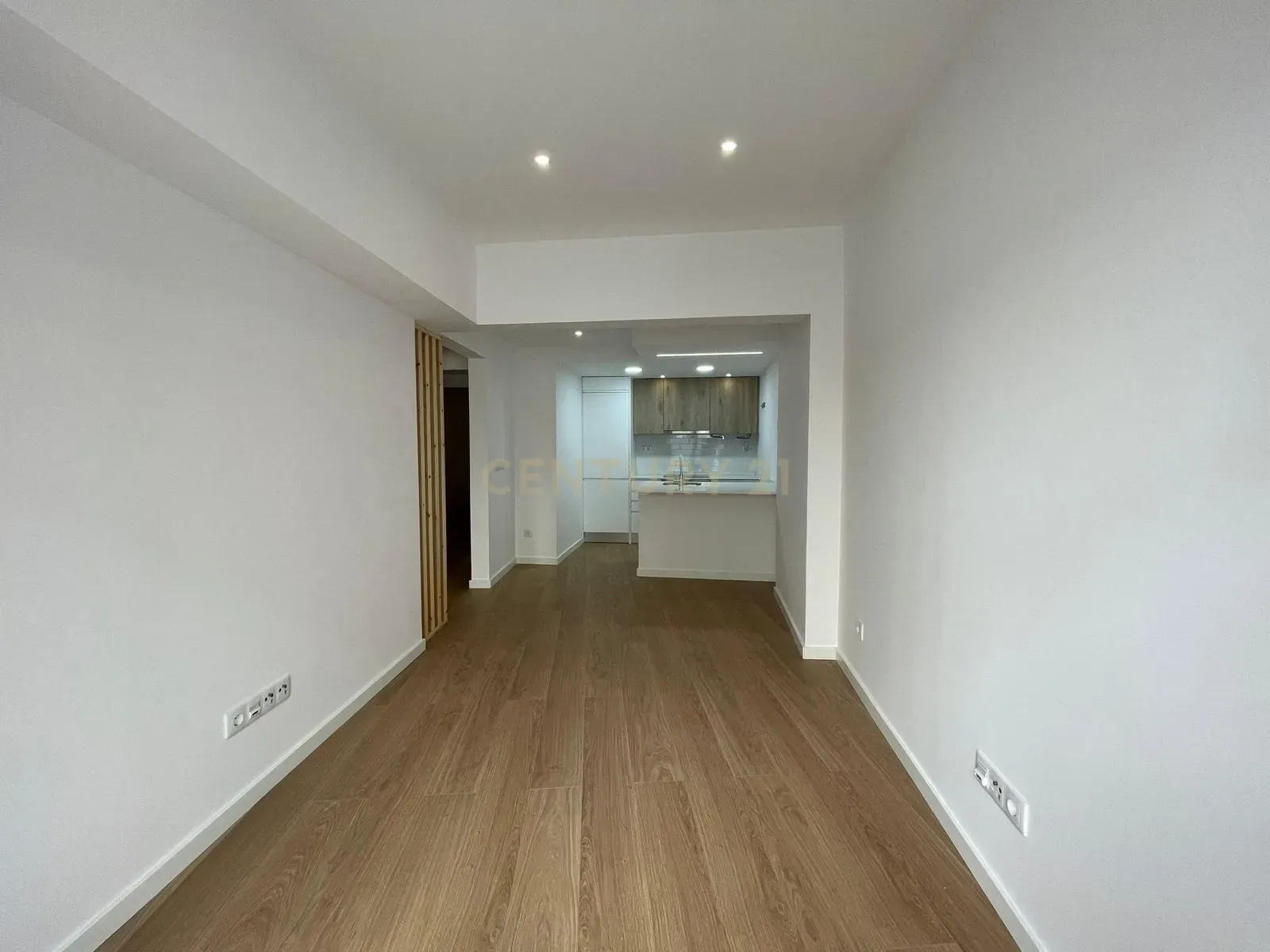 Apartamento T1 em Oeiras: Totalmente Renovado - Image 1