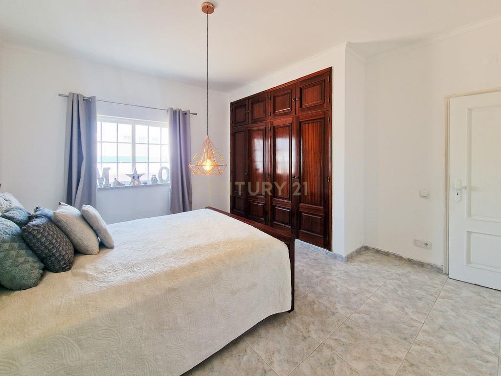 Moradia isolada de 6 assoalhadas com garagem - Zona tranquila - Image 15