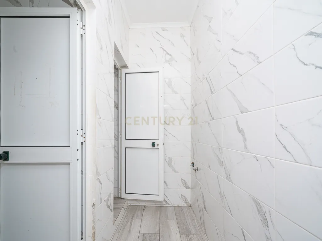 APARTAMENTO T6 NO CORAÇÃO DA CIDADE, EM SETÚBAL - Image 22
