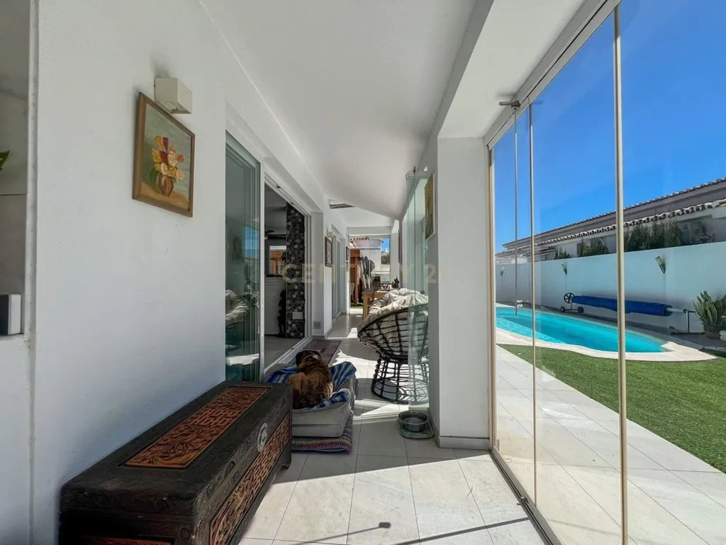 Elegante moradia de 3 quartos com vista para o mar em Costalita, Marbella - Image 20