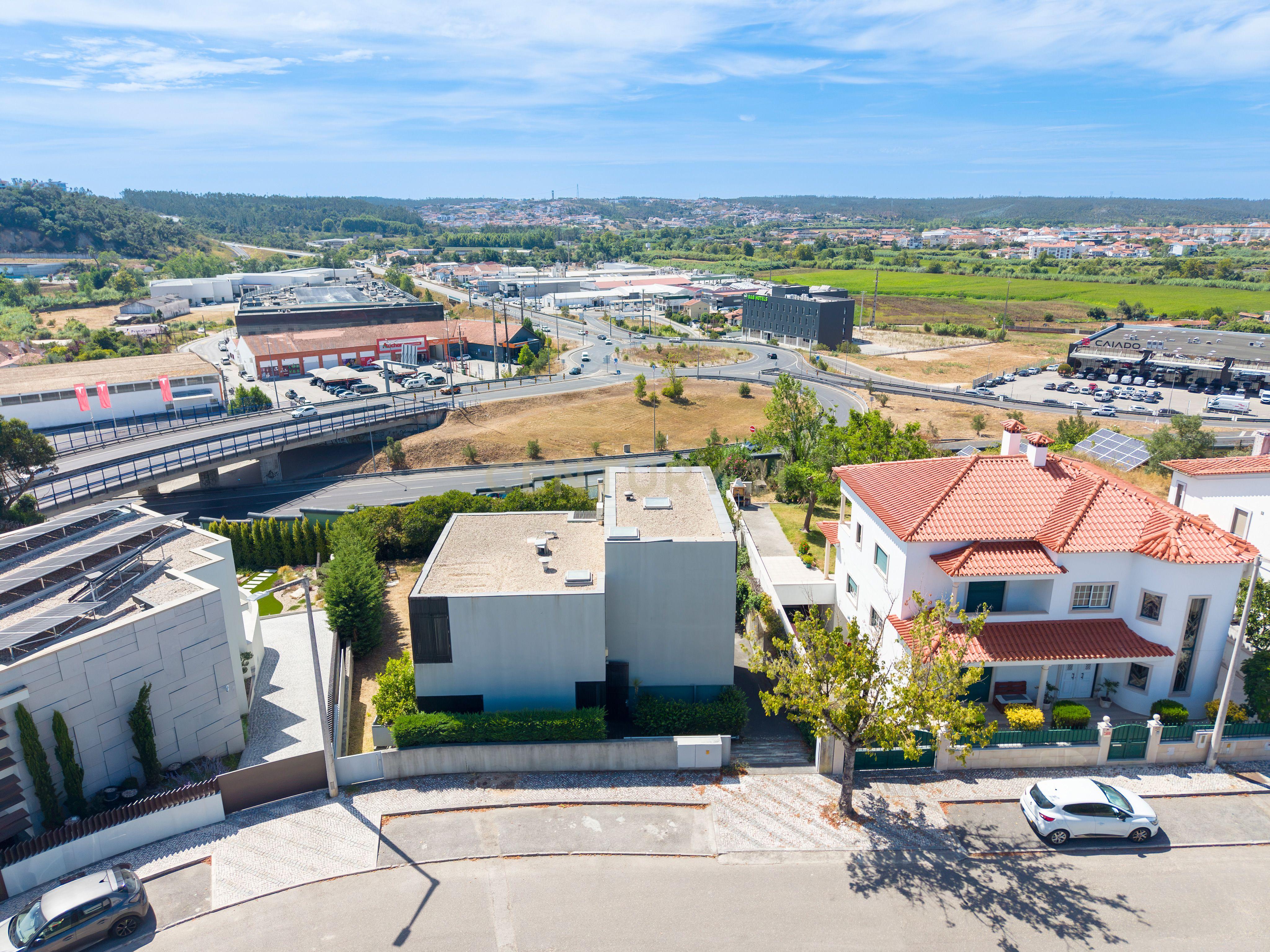 Fotografia 10 de Moradia T6 com Piscina e 583 m² de Terreno | Quinta do Seixal, Leiria