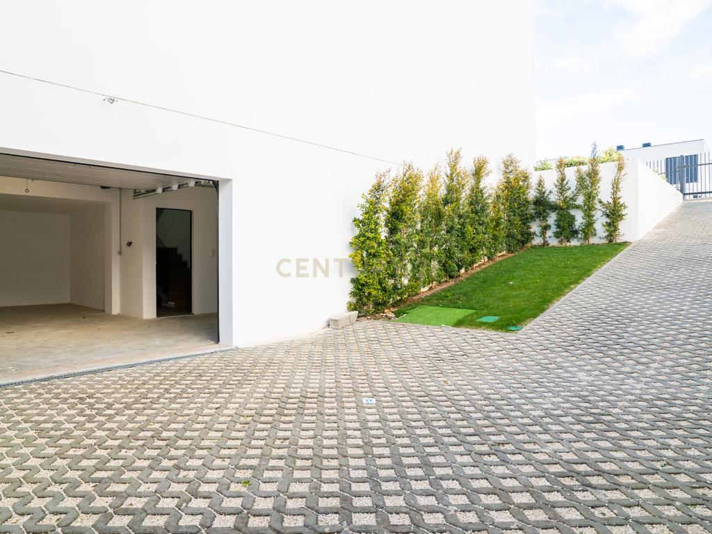 Moradia T4 – Empreendimento Sky City -  Serra de Carnaxide - Image 48