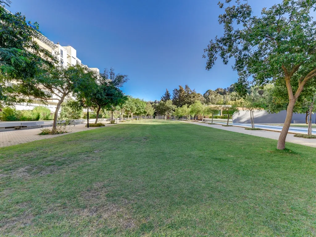 T2 com grande terraço no condominio Jardim das Laranjeiras em São Domingos de Benfica, Lisboa - Image 32