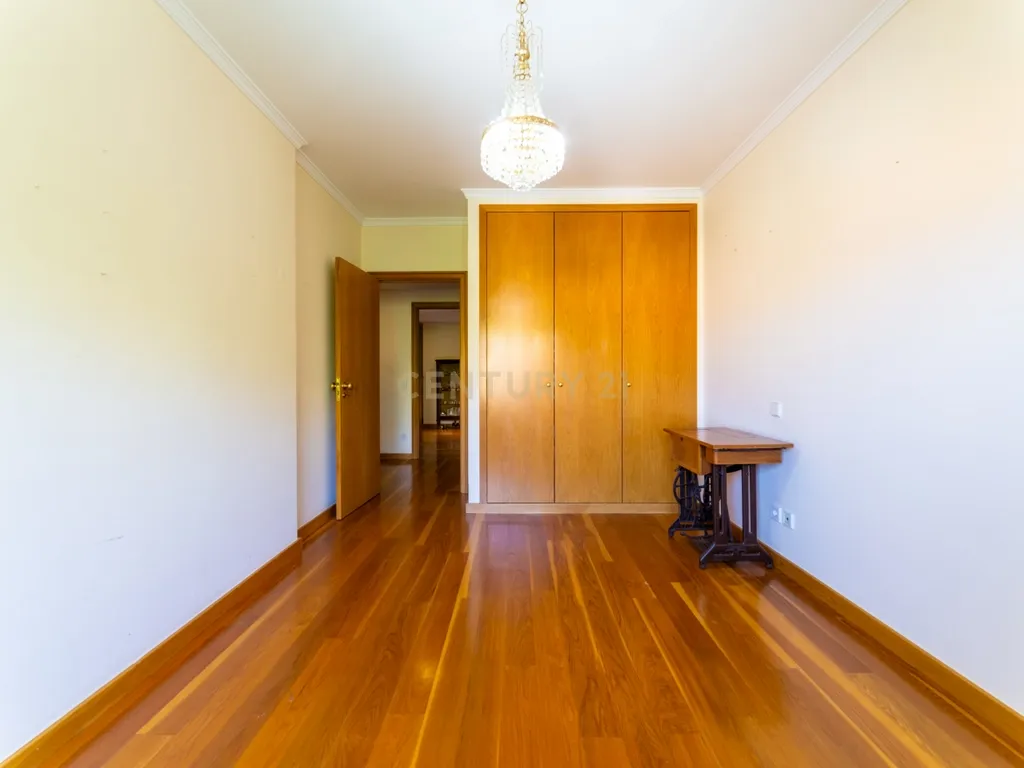 Apartamento T3 de Excelência na Foz do Douro – Porto - Image 6